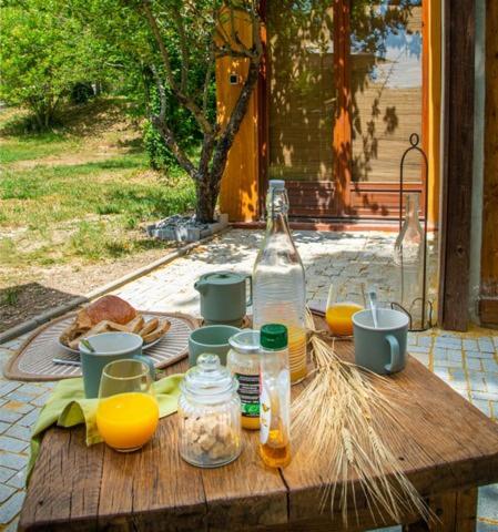 Bed and breakfast Hameau D'hotes La Roseraie-drome Condorcet